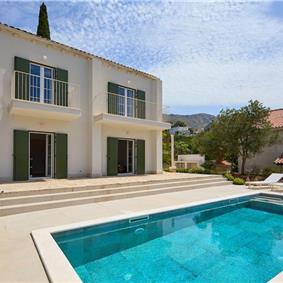 4 Bedroom villa with pool in Mlini, Sleeps 8
